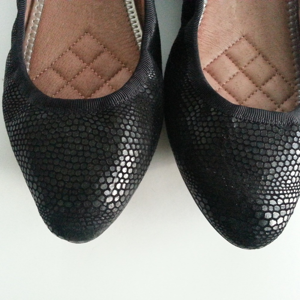 Vince Camuto | Jamilla black leather Flat size 8